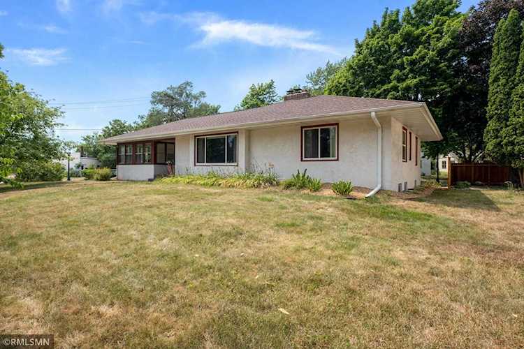 415 Wheelock Parkway W Saint Paul, MN 55117