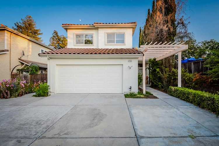 7476 Kingsbury Pl Cupertino, CA 95014