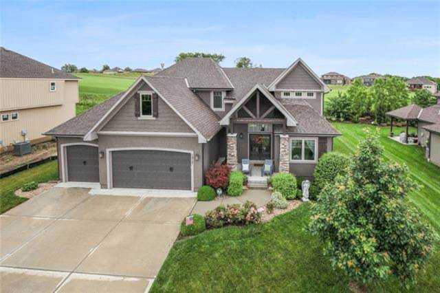 1217 Lakecrest Circle Raymore, MO 64083