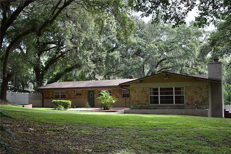 1205 Lakewood Dr Brandon, FL 33510