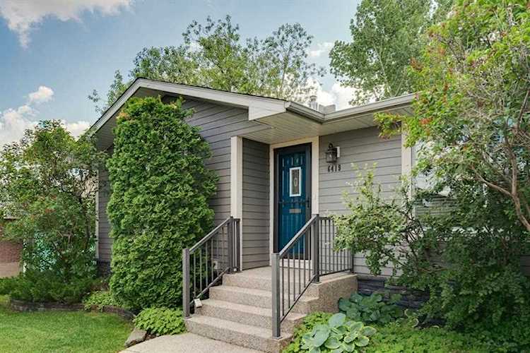 6419 Travois Crescent NW Calgary, AB T2K 3S8