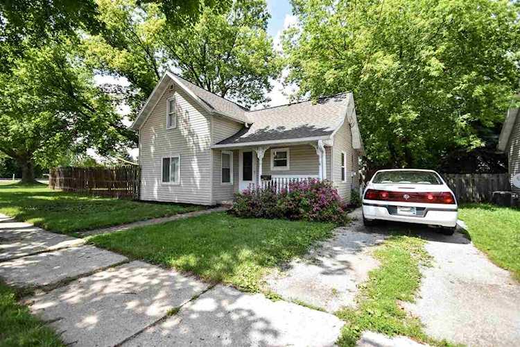 612 Birch St De Pere, WI 54115