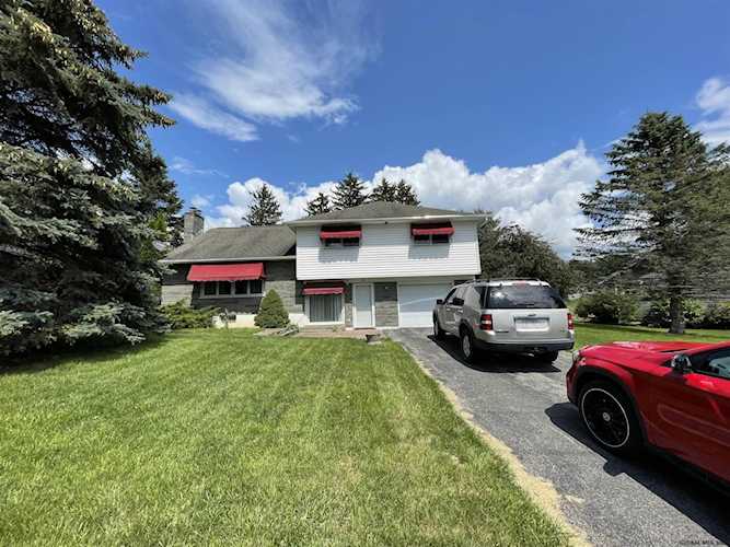 181 Upper Van Dyke Av Amsterdam, NY 12010
