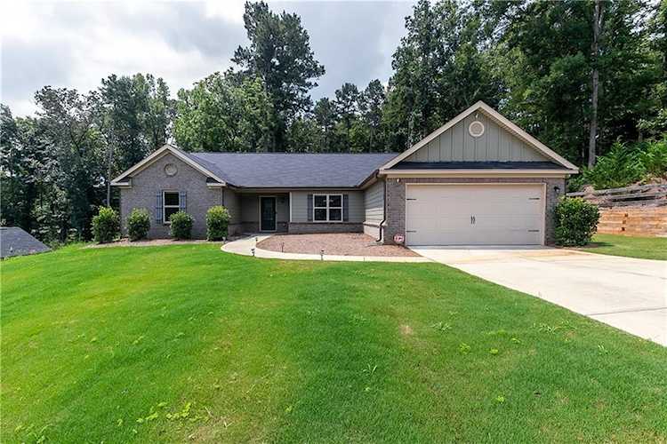 532 Lena Dr Hoschton, GA 30548