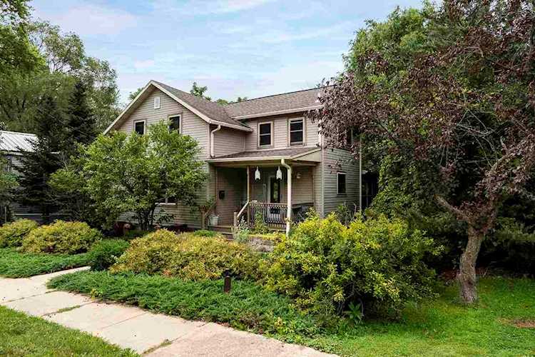 800 Dunkirk Ave Stoughton, WI 53589 | MLS 1913440 Photo 1