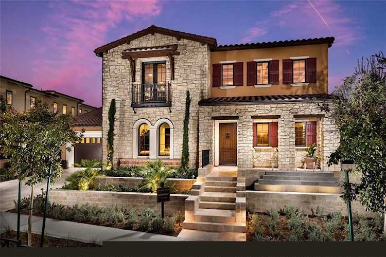 11018 Sweetwater Court Chatsworth, CA 91311