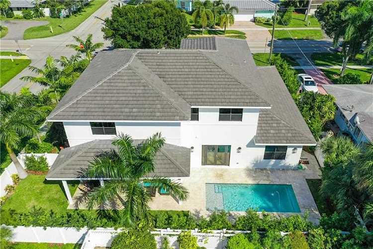 5021 NE 27th Ave. Lighthouse Point, FL 33064