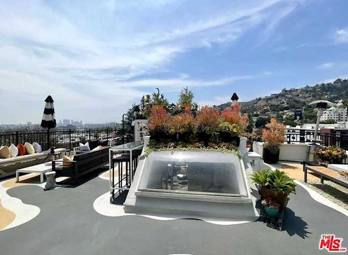 1412 N Crescent Heights Blvd #202 West Hollywood, CA 90046