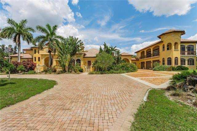 15791 Shamrock Dr Fort Myers, FL 33912
