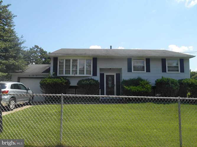 309 Ellis Ct Lawnside, NJ 08045