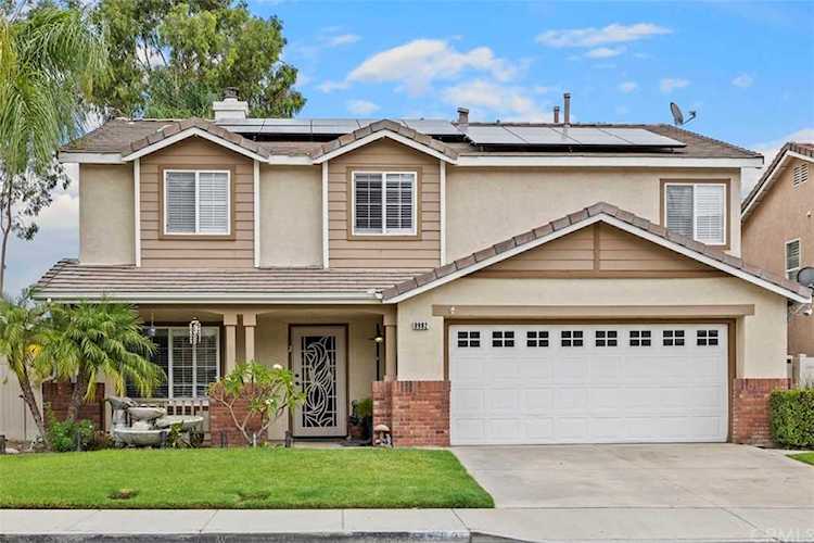 8982 Dahlia Dr Corona, CA 92883