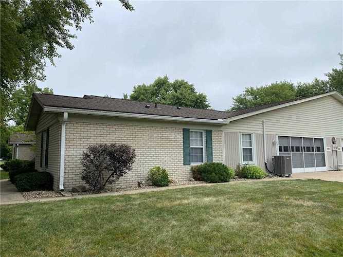 132 Buckingham Dr Anderson, IN 46013 | MLS 21806286 Photo 1