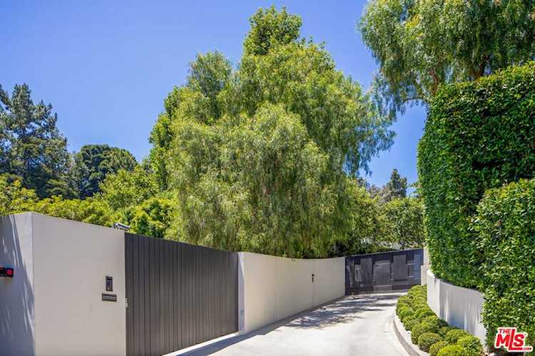 1196 Cabrillo Dr Beverly Hills, CA 90210