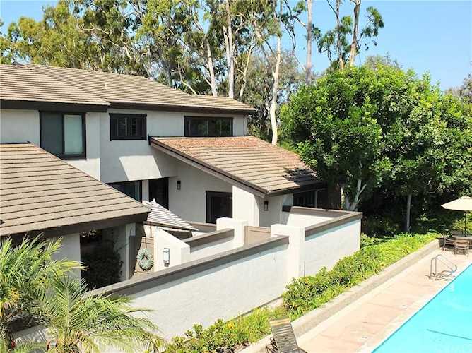 275 Old Ranch Rd #16 Seal Beach, CA 90740