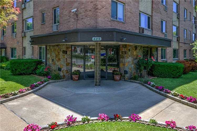 420 Palisade Avenue #3H Yonkers, NY 10703 | MLS H6125231 Photo 1