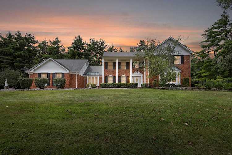 2233 Kehrsglen Ct Chesterfield, MO 63005