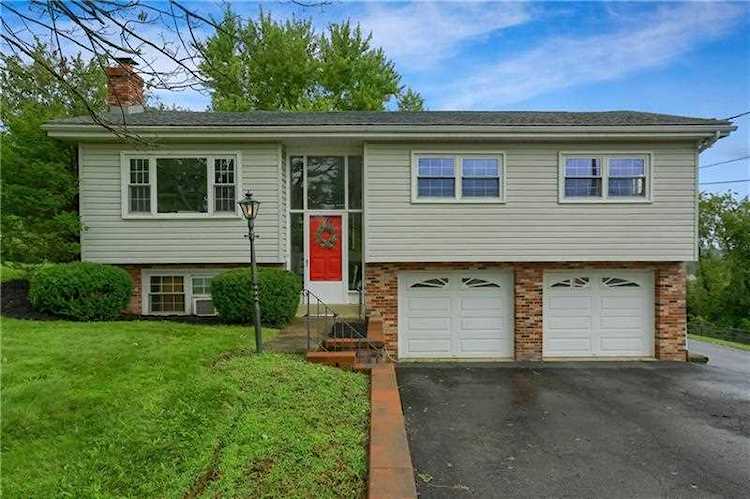 29 Frances Dr, Coraopolis, PA 15108 | Tarasa Hurley Realty Photo 1