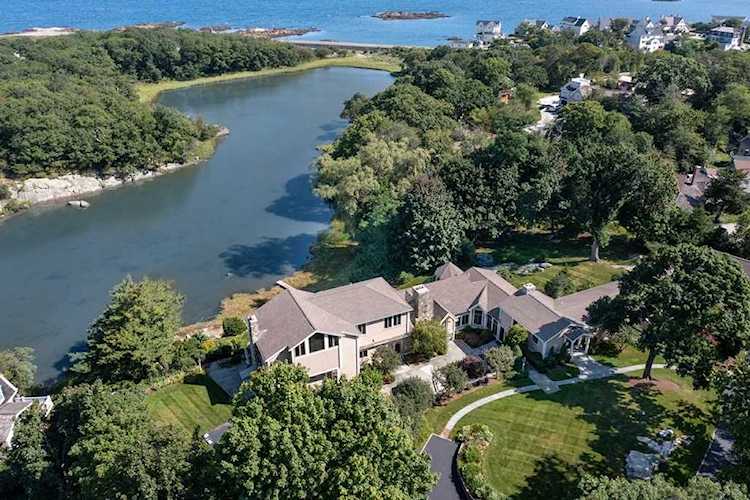 68 Nichols Rd Cohasset, MA 02025