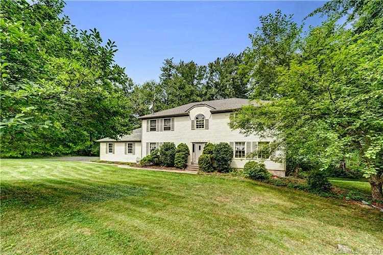 19 Alison Court Prospect, CT 06712