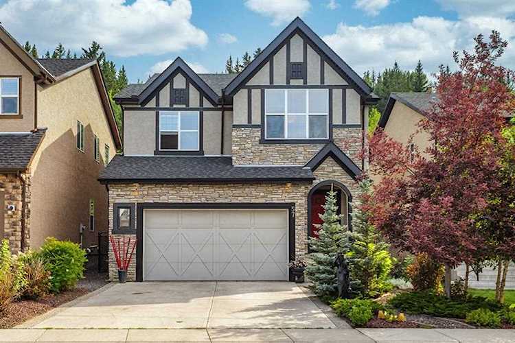 57 Valley Woods Way NW Calgary, AB T3B 6A5