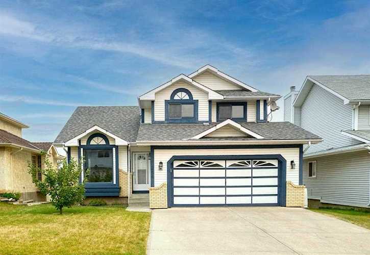 214 Sandpiper Place NW Calgary, AB T3K 3V1