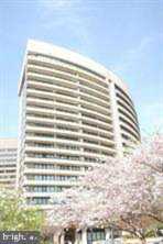 1200 Crystal Dr #813 Arlington, VA 22202