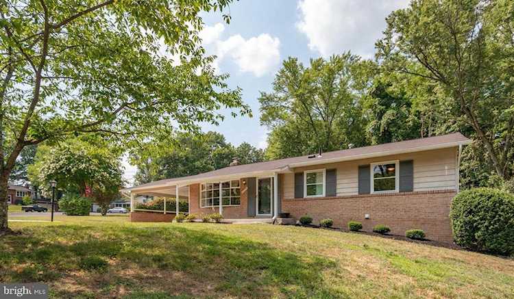 2394 Mizzen Place Woodbridge, VA 22192 | MLS ® VAPW2004200 Photo 1