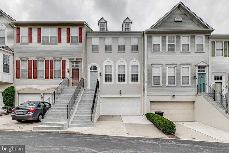 6 Almond Ct Lafayette Hill, PA 19444