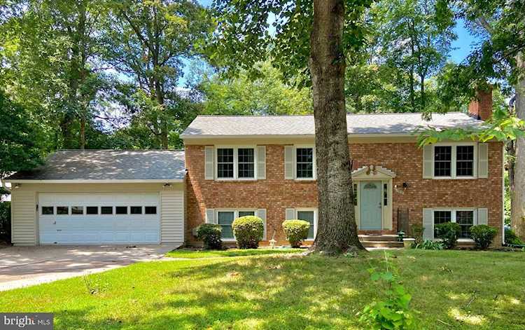 11978 William And Mary Circle Woodbridge, VA 22192 | MLS ® VAPW2002562 Photo 1