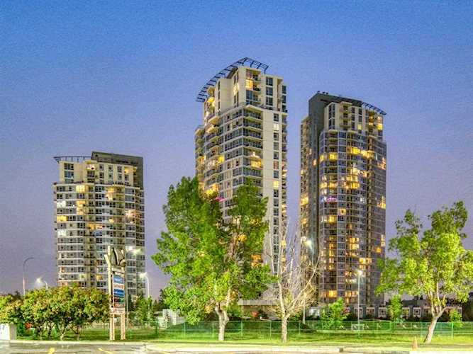 77 Spruce Place SW #902 Calgary, AB T3C 3X6