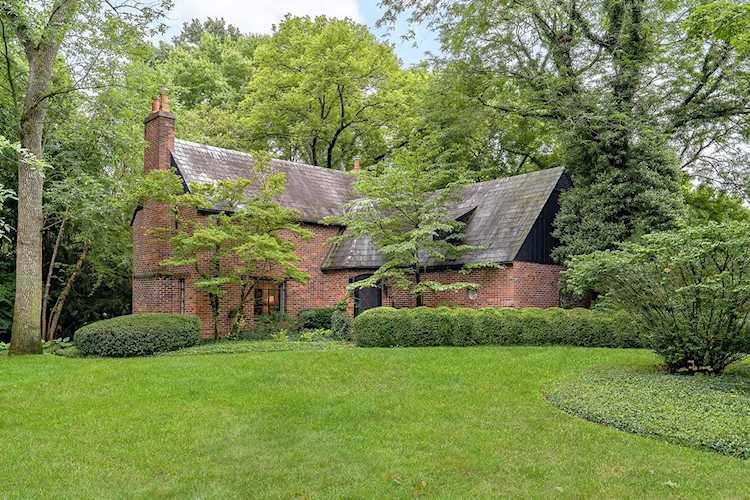 2335 Abington Road Upper Arlington, OH 43221 | MLS 221031782 Photo 1