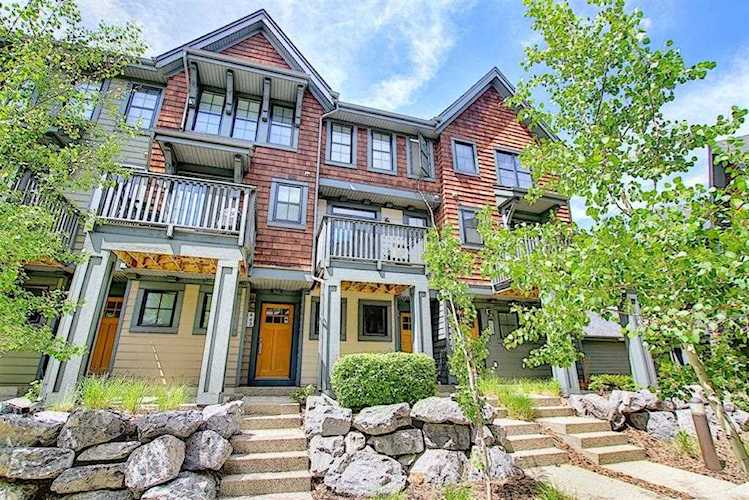 441 Ascot Circle SW Calgary, AB T3H 0X3