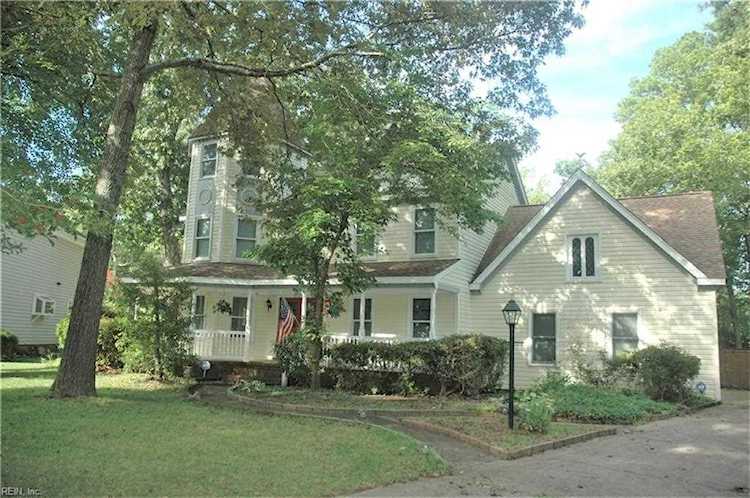 302 Honey Locust Way Chesapeake, VA 23320