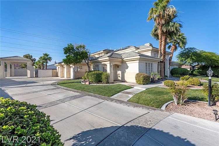 7520 Crystal Cave Dr Las Vegas, NV 89117
