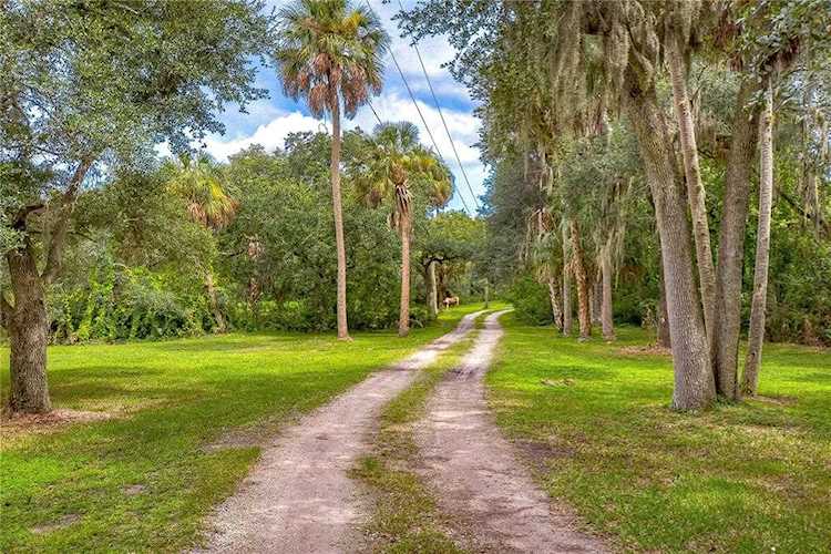 8225 Richmond St Gibsonton, FL 33534