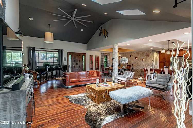 89 Bates Rd Elizabethtown, KY 42701