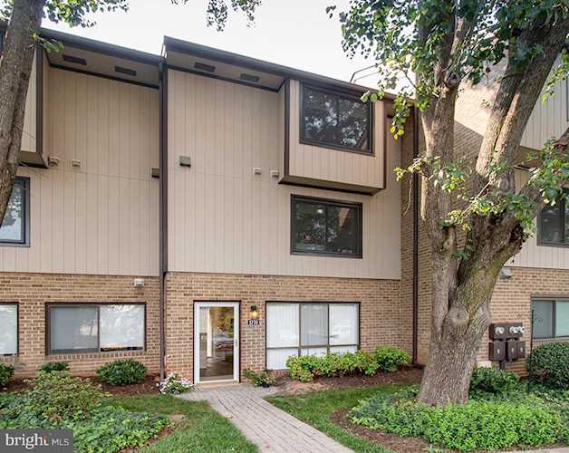 1770 Westwind Way Mclean, VA 22102 | MLS ® VAFX2005720 Photo 1