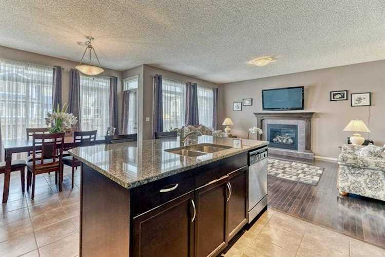 7 Skyview Ranch Crescent NE Calgary, AB T3N 0E2