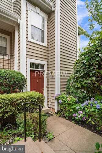 448 Overlook Dr Occoquan, VA 22125