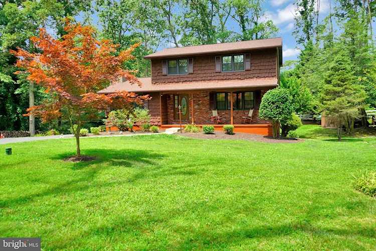 241 Falcon Dr Pasadena, MD 21122