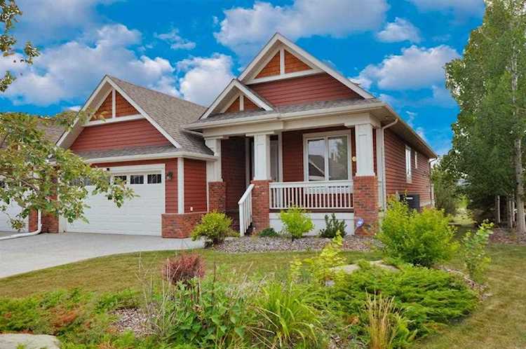 204 Clearwater Way Rural Rocky View County, AB T3Z 3T9