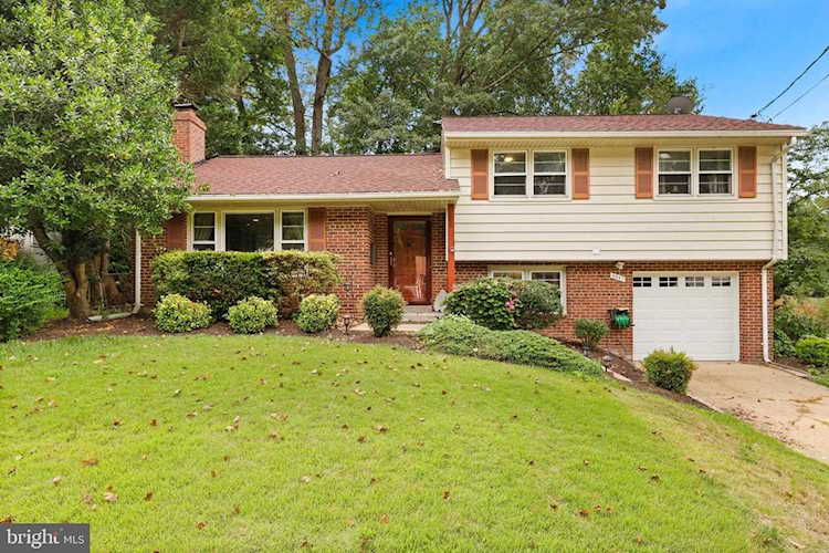 5947 Atteentee Rd Springfield, VA 22150 | MLS ® VAFX2010102 Photo 1