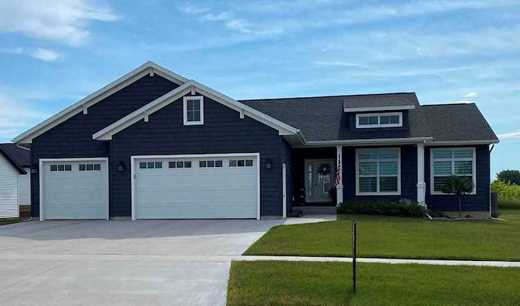 302 Matthew St Independence, IA 50644