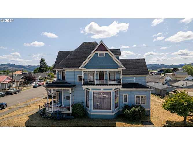 604 7th Myrtle Point, OR 97458