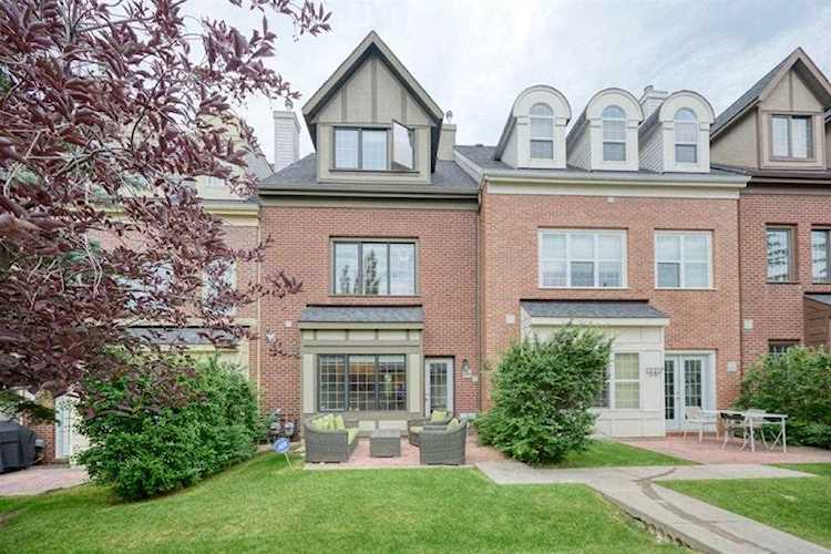 191 Ypres Green SW Calgary, AB T2T 6M3