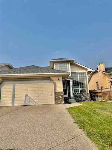 22 Applecrest Place SE Calgary, AB T2A 7N3