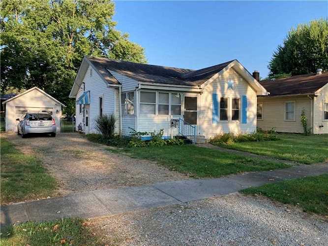 215 Sycamore St Chesterfield, IN 46017 | MLS 21808791 Photo 1