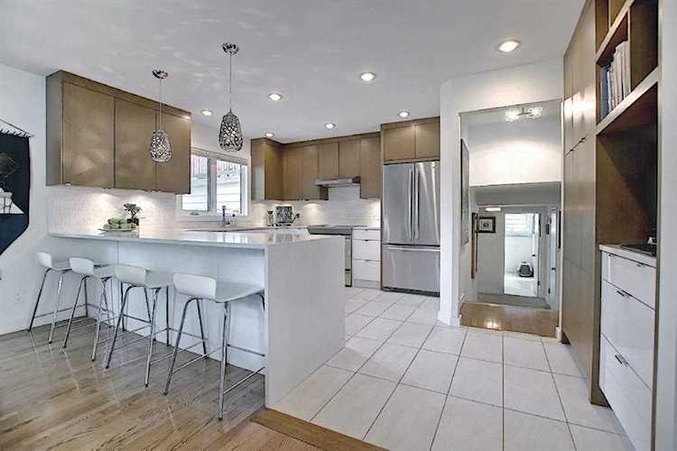1412 Colleen Ave SW Calgary, AB T2V 2R5