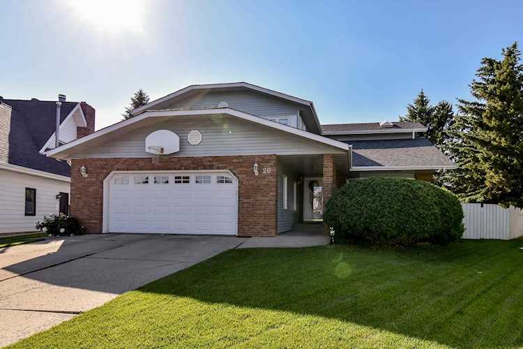 20 Wahstao Crescent Edmonton, AB T5T 2W8