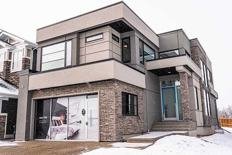 1495 Howes Crescent Edmonton, AB T6W 4G6